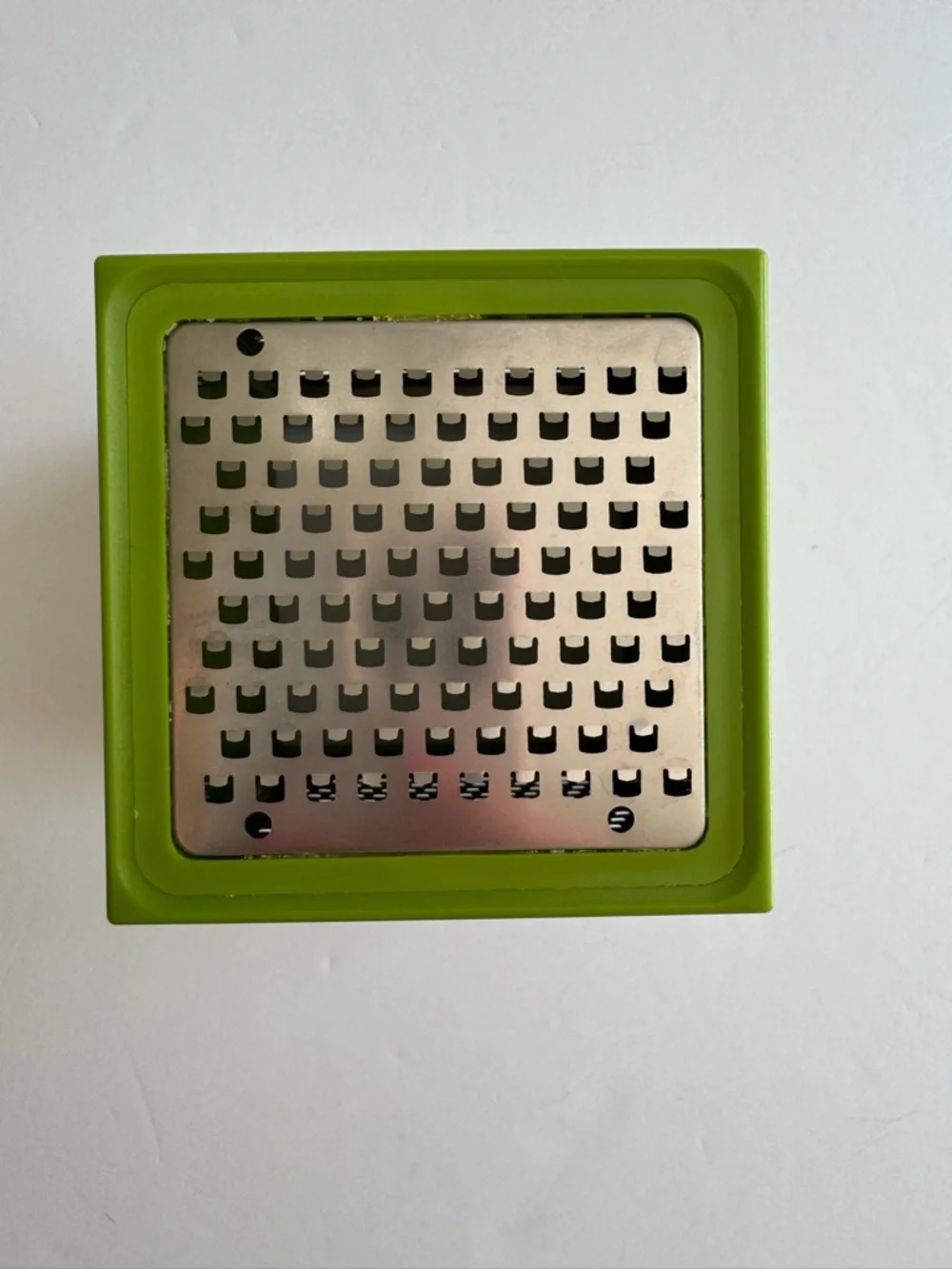 Microplane cube grater